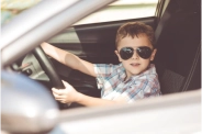 Enfant au volant - financement.svg